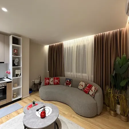 Luxury 9 Near Square 21 *