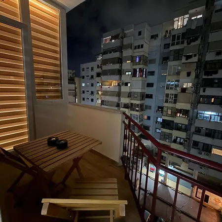 Luxury 9 Near Square 21